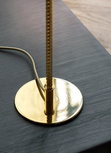 Table lamp 9205 by Paavo Tynell