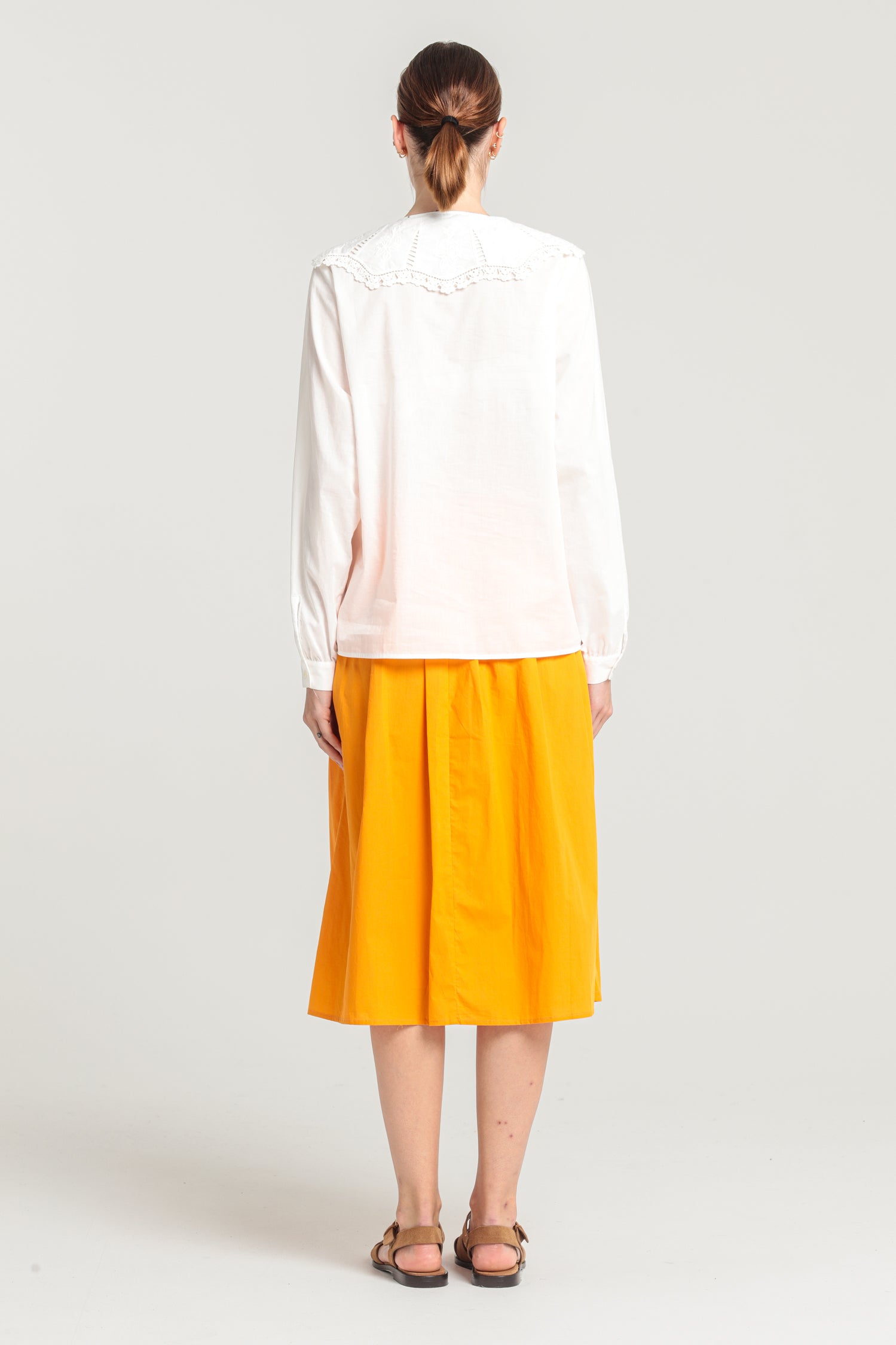 Corette - Blouse à col brodé