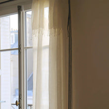 Sivi Curtain