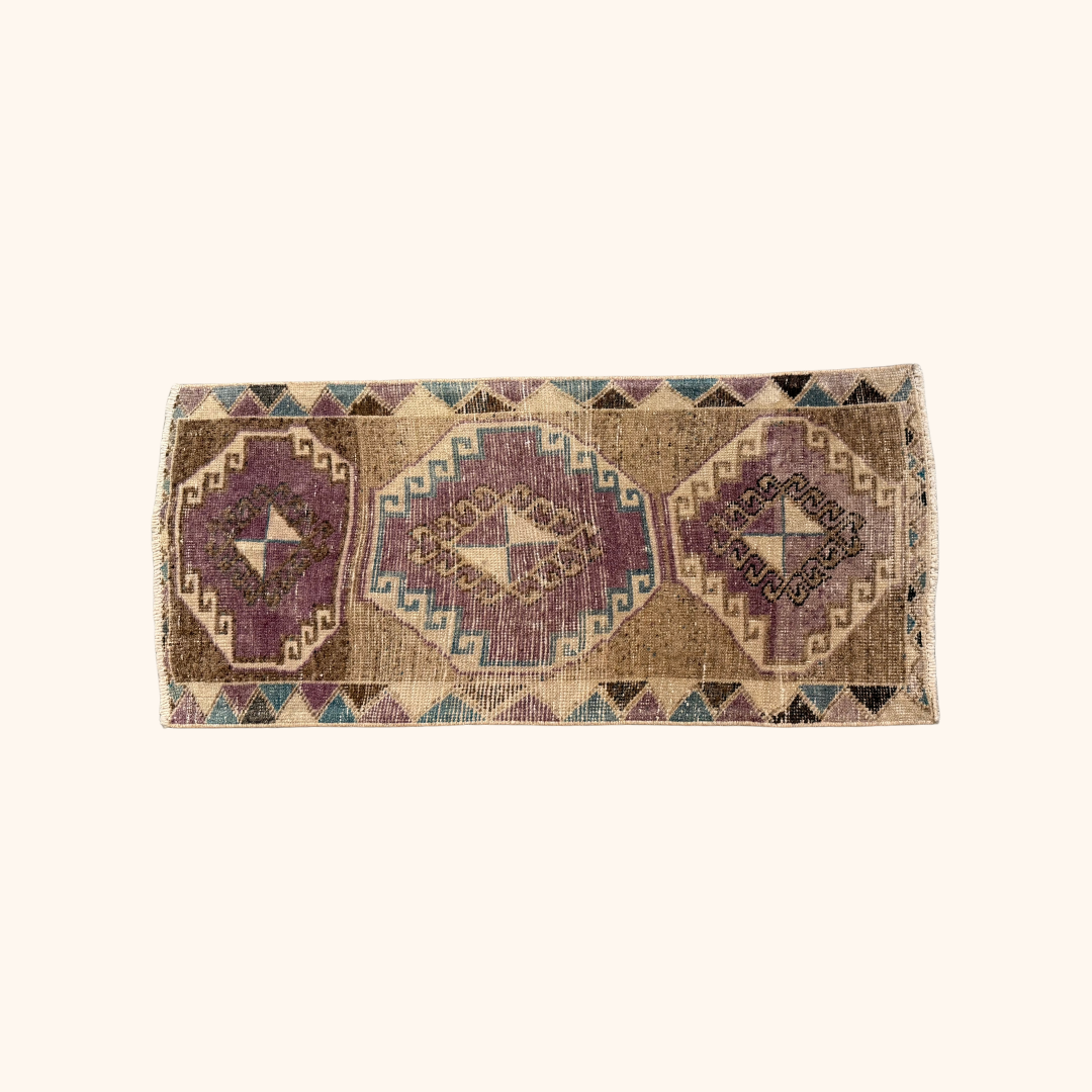 Tapis Yastik vintage , 100% laine noué main, 54cm x 119cm, 1'-9'' x 3'-11''
