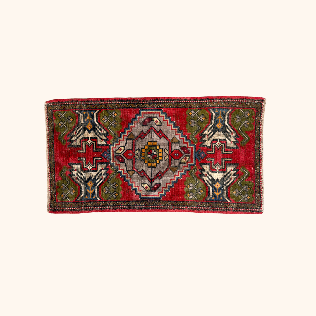 Tapis Yastik vintage , 100% laine noué main, 93cm x 50cm, 3' x 1'-8''