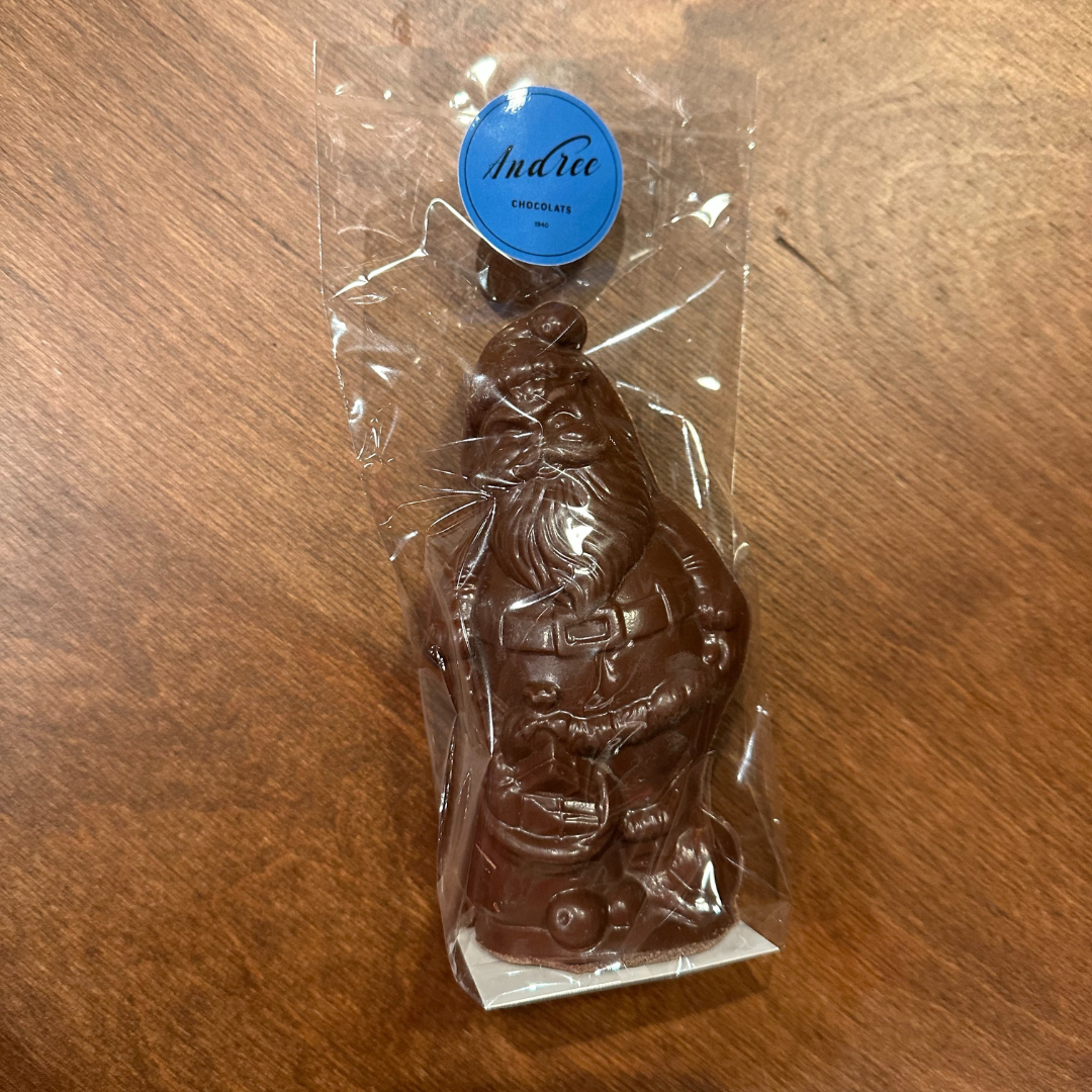 Statues en chocolat au lait