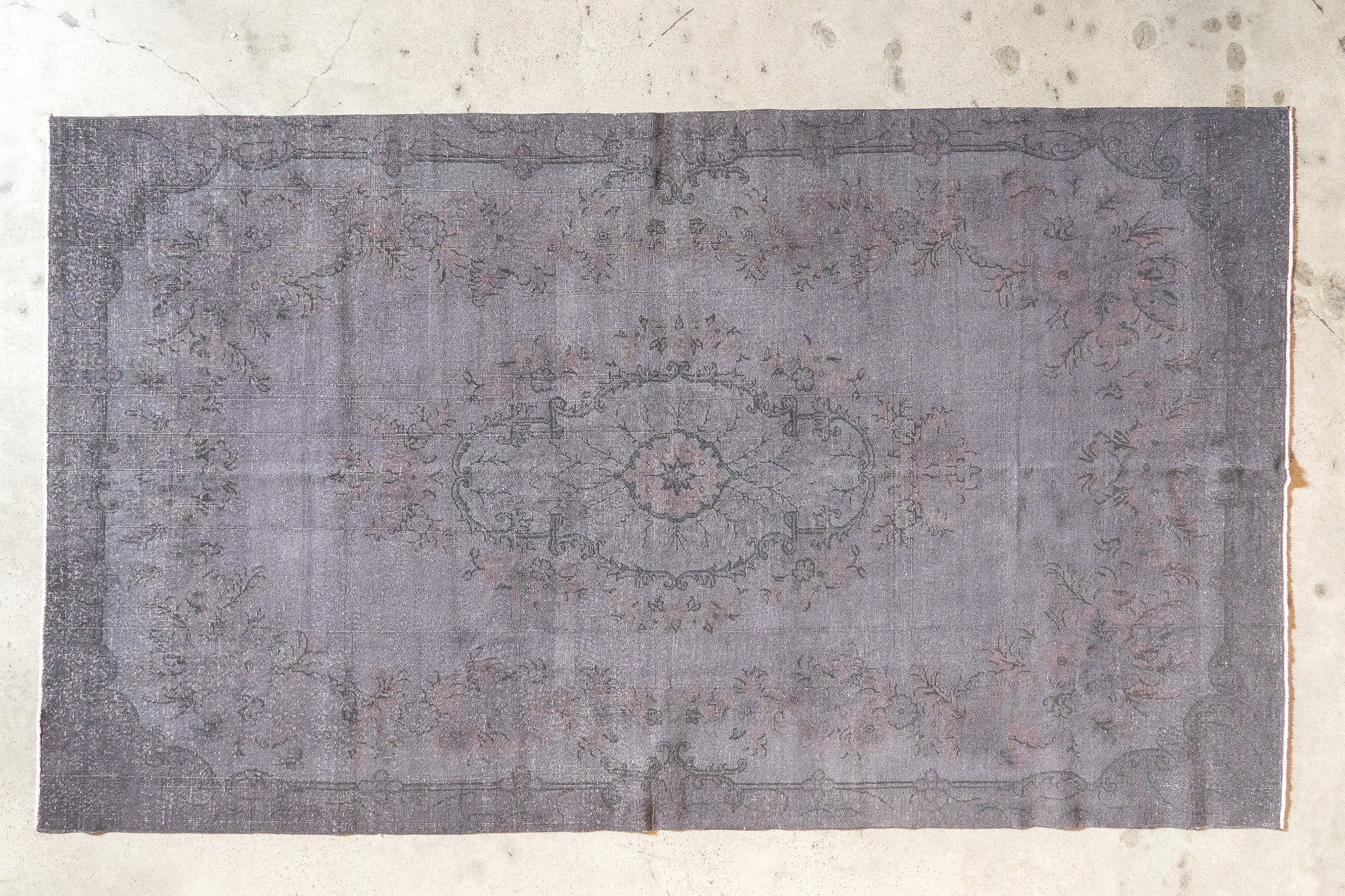 Tapis vintage violet et noir en laine avec trame coton - 195cm x 336cm