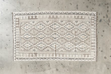 Tapis kilim MAIMANA - Pièce unique 150/248