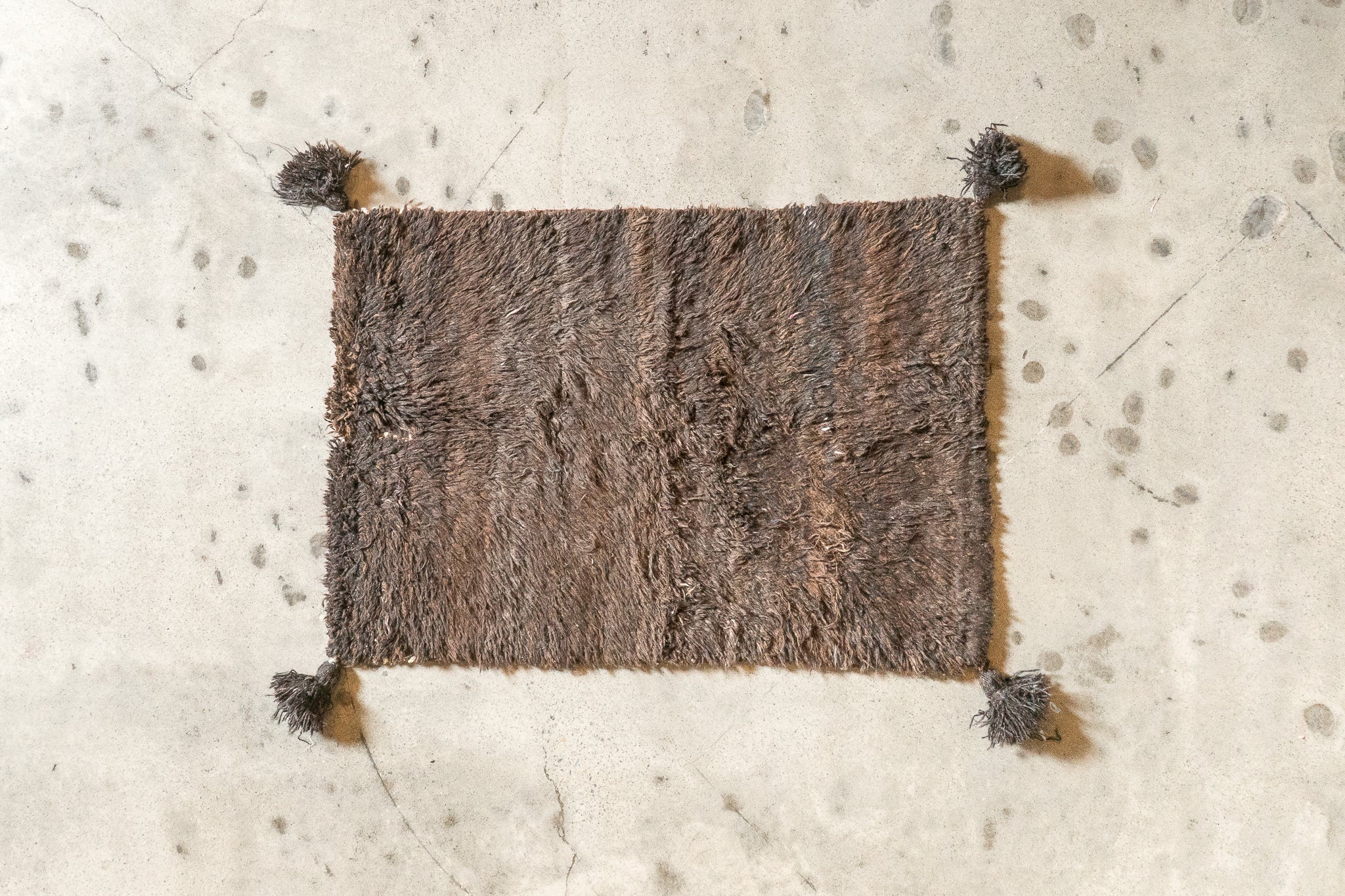 Tapis afghan a poil long marron clair - 109cm x 150cm
