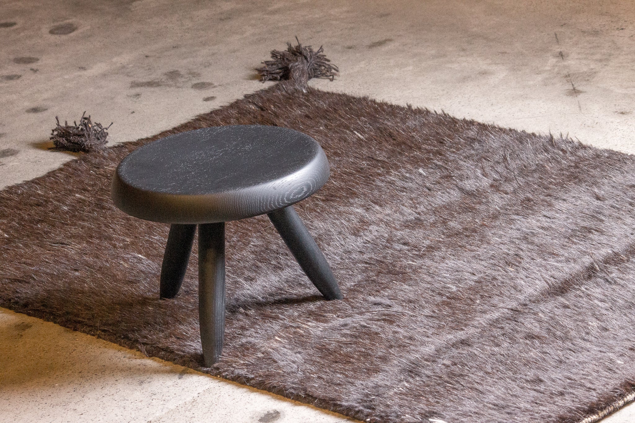 Tapis afghan à poil long noir 100% laine de yak - 104cm x 155cm