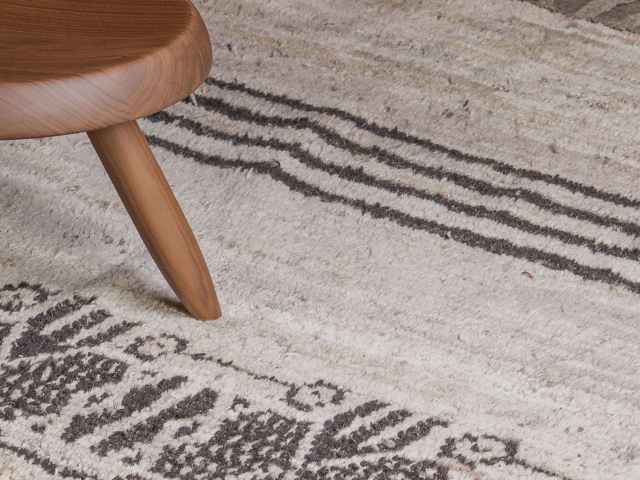 Tapis afghan noir et beige 100% laine - 250cm x 351cm