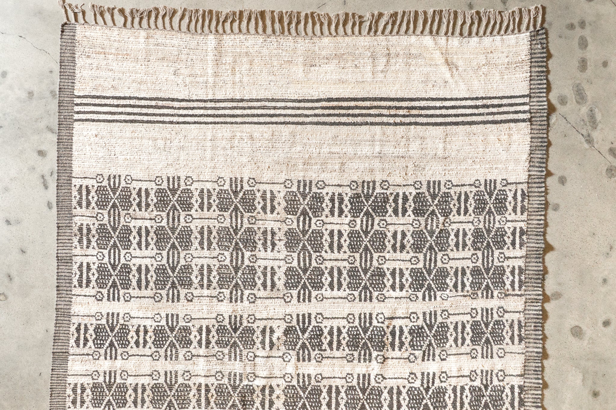 Tapis afghan noir et beige 100% laine - 250cm x 351cm