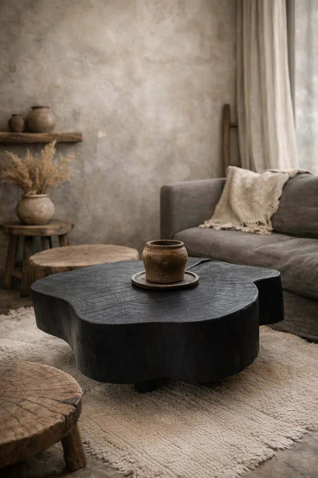 Table basse bois brûlé noire - Pièce unique