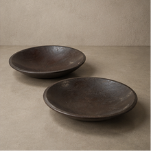 Assiette creuse foncée en bois cocotier - Pièce unique