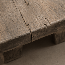 Table basse en orme ancien - Pièce unique