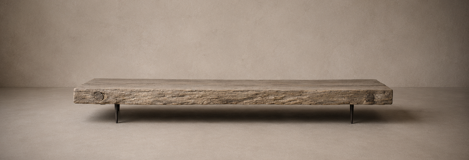 Oak coffee table on metal legs (pik)