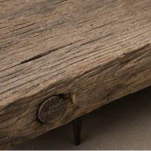 Oak coffee table on metal legs (pik)