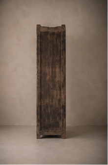 Armoire étroite en pin foncé - Pièce unique