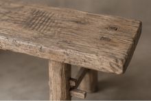 Table basse en noyer - Pièce unique