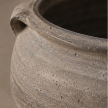 Pot en terre cuite grise - Pièce unique