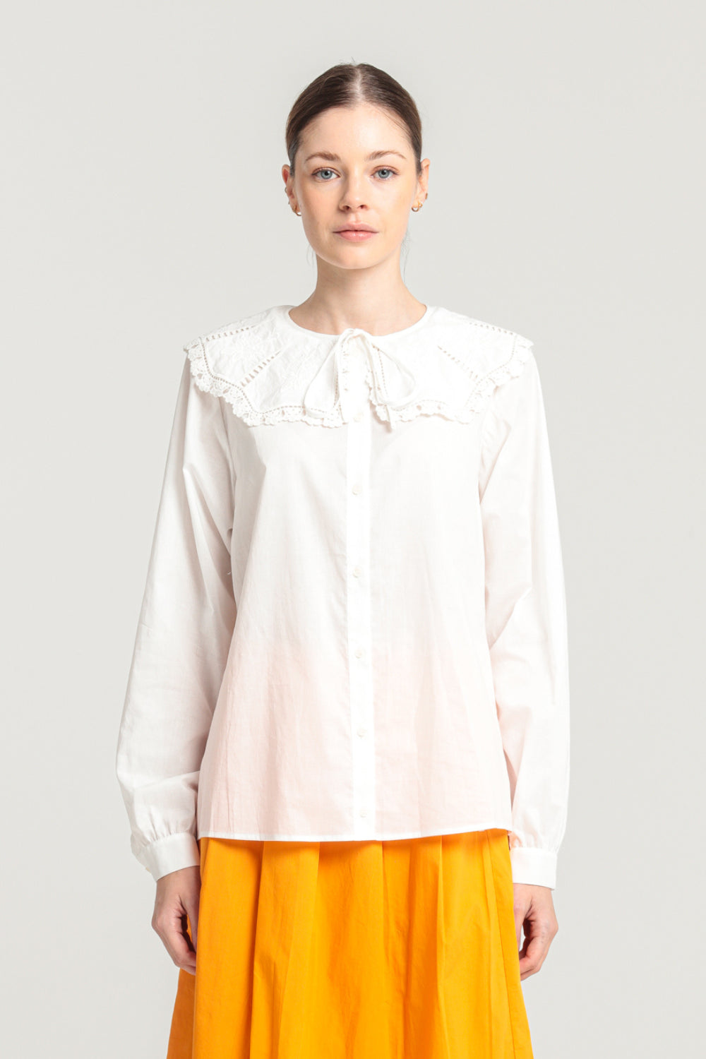 Corette - Blouse à col brodé