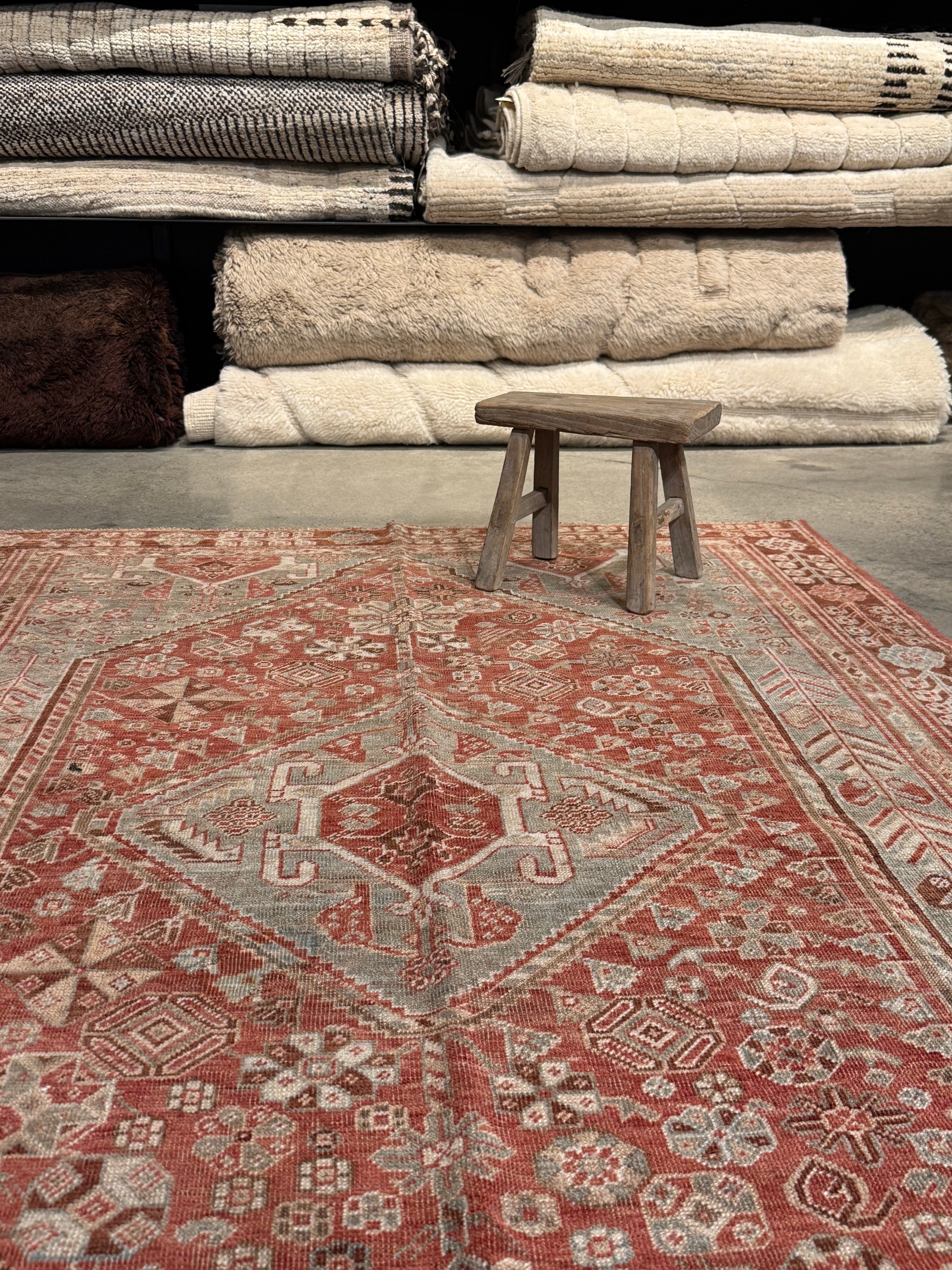 Tapis VINTAGE ancien, 100% laine noué main, 132cm x 202cm, 4'8" x 6'8"