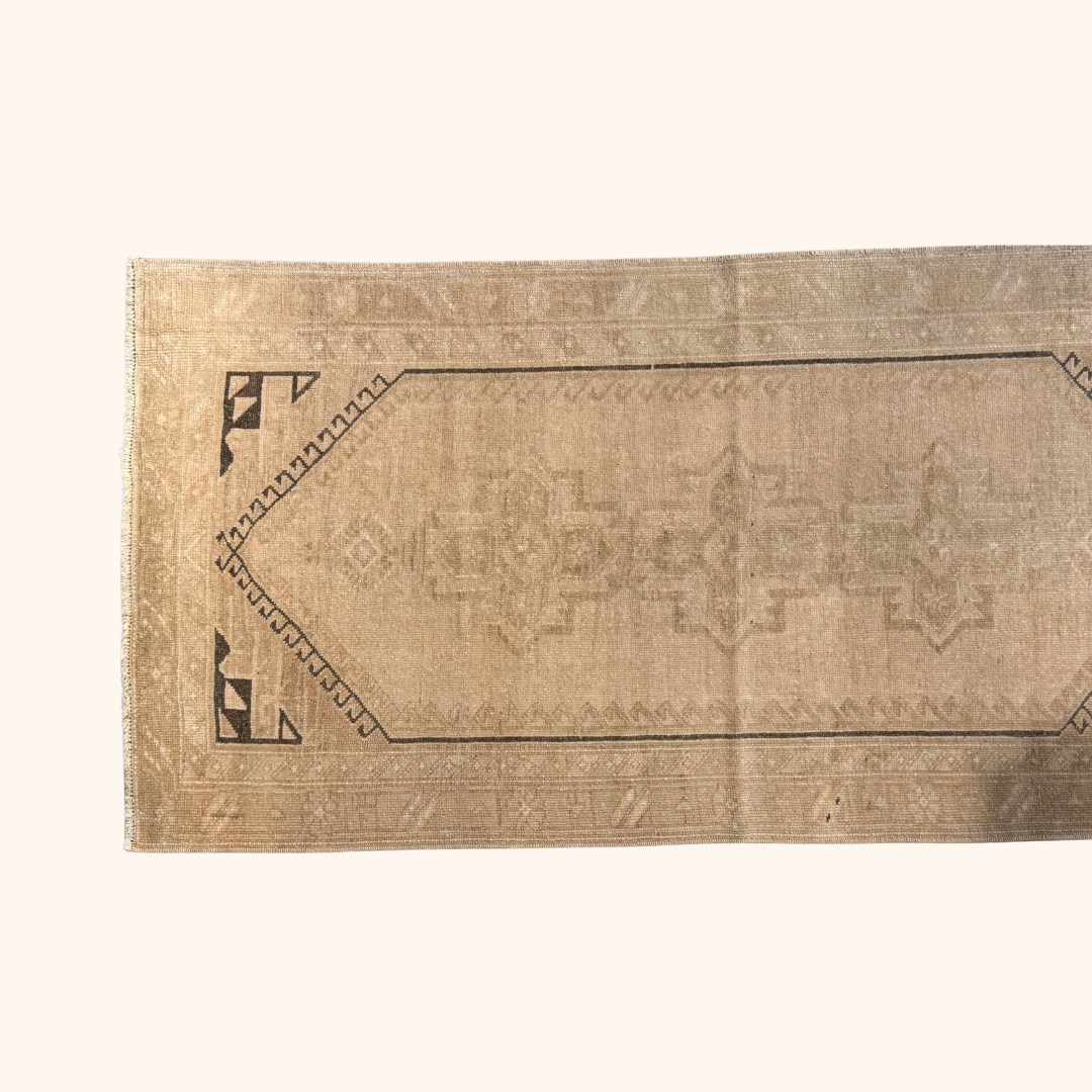 Vintage hand-knotted 100% wool rug, 97cm x 192cm