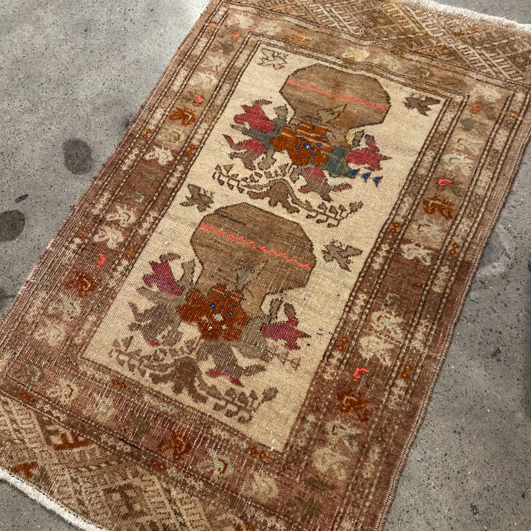 Tapis Yastik vintage , 100% laine noué main, 84cm x 52cm, 2'-9'' x 1'-8''