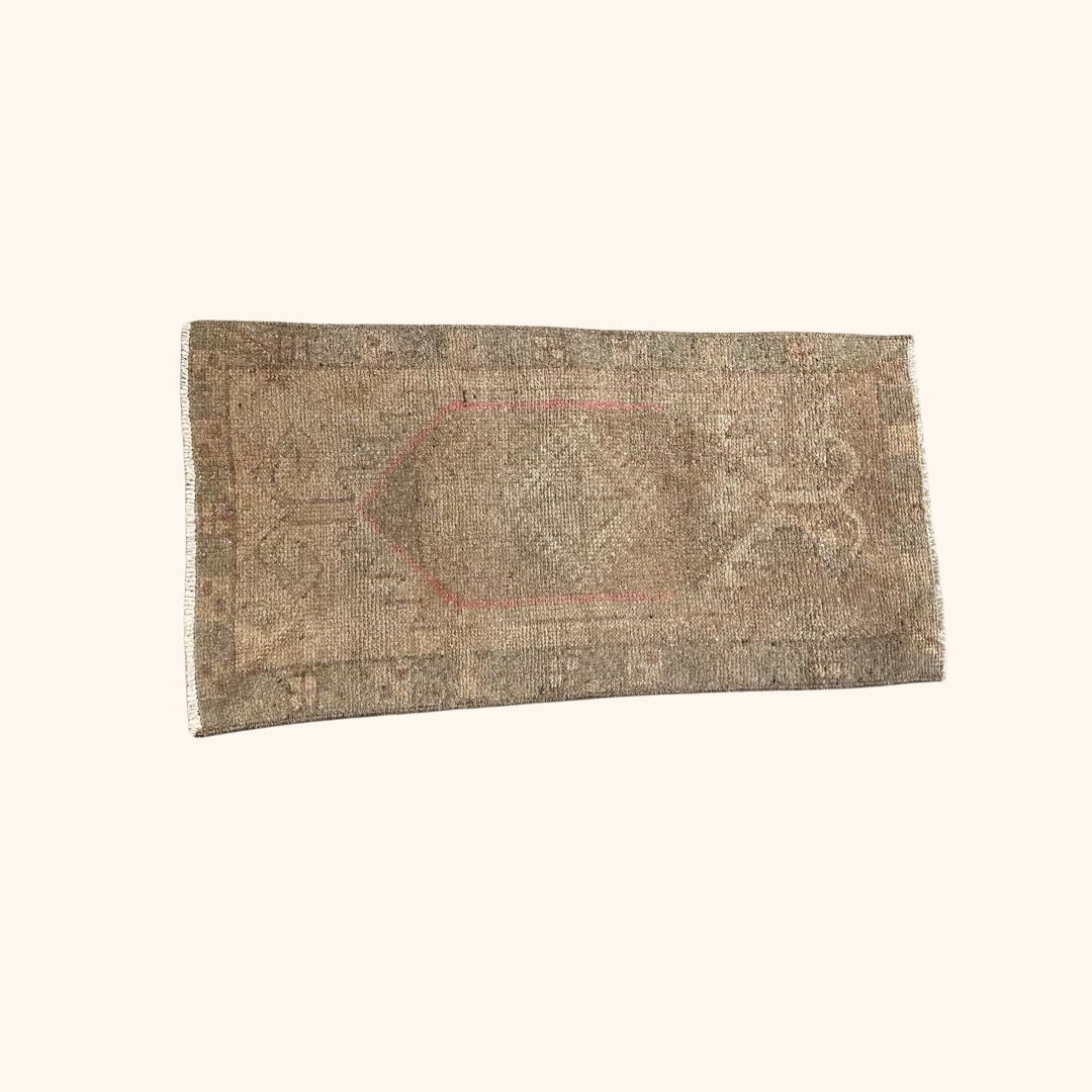Tapis Yasik vintage , 100% laine noué main, 95cm x 47cm, 3'-1'' x 1'-7''