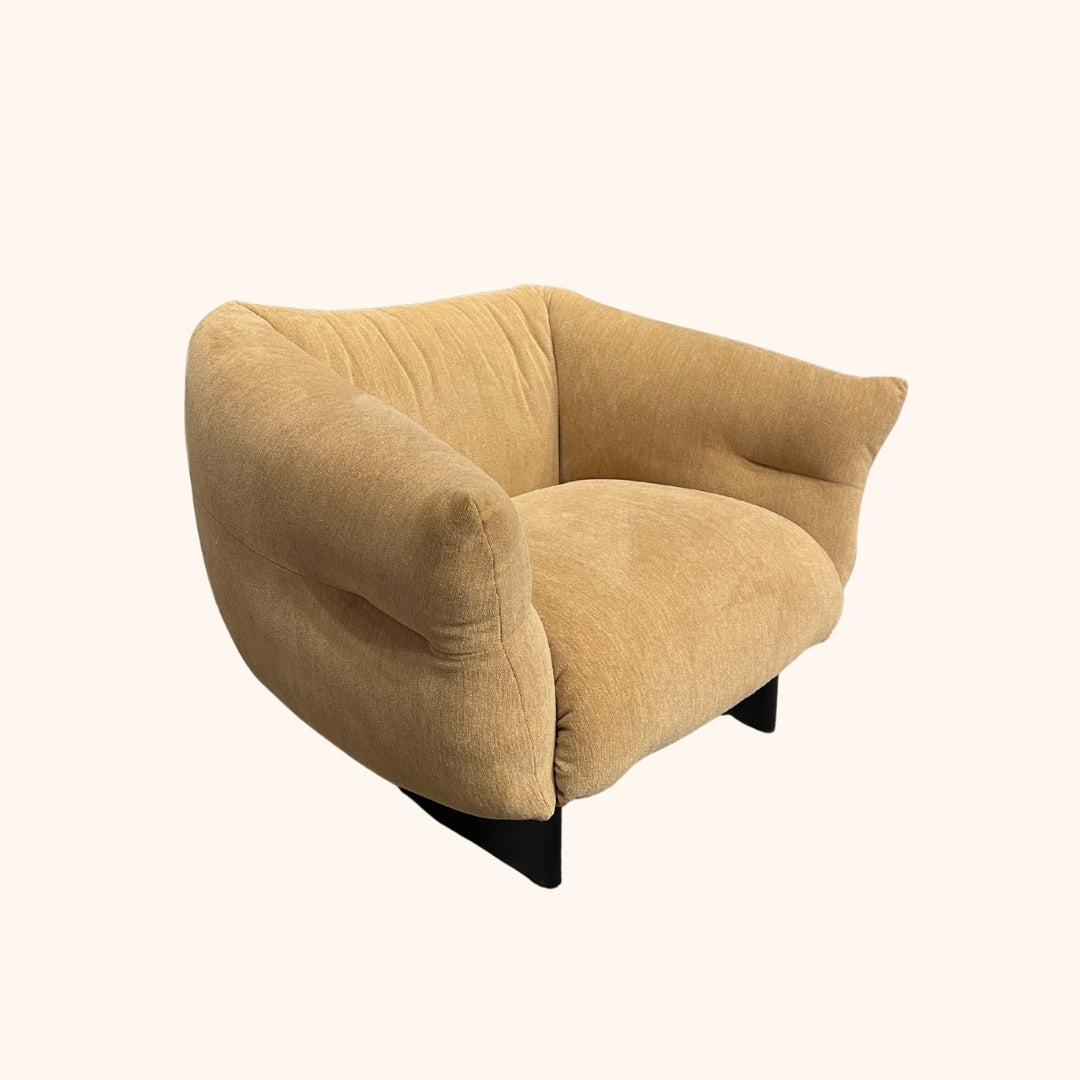 568 Moncloud armchair