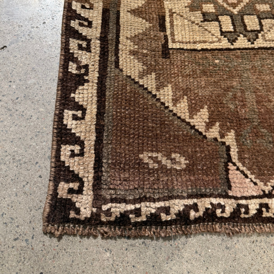 Tapis Yastik vintage , 100% laine noué main, 84cm x 44cm, 2'-9'' x 1'-5''