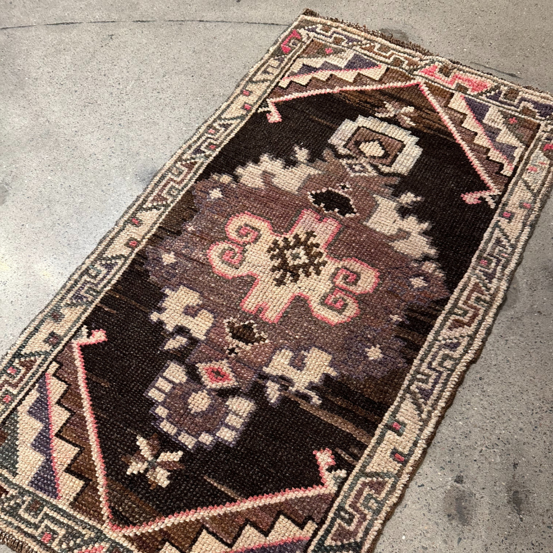 Tapis Yastik vintage , 100% laine noué main, 89 x 48cm, 2'-11'' x 1'-7''