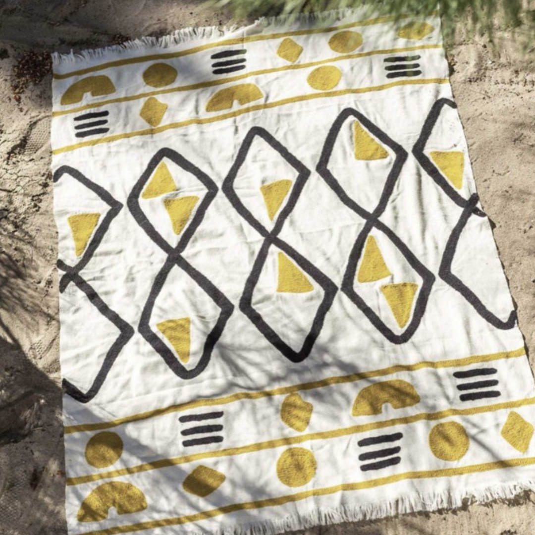 Hira Throw