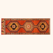 Tapis herki, noué à la main 360 x 105 cm