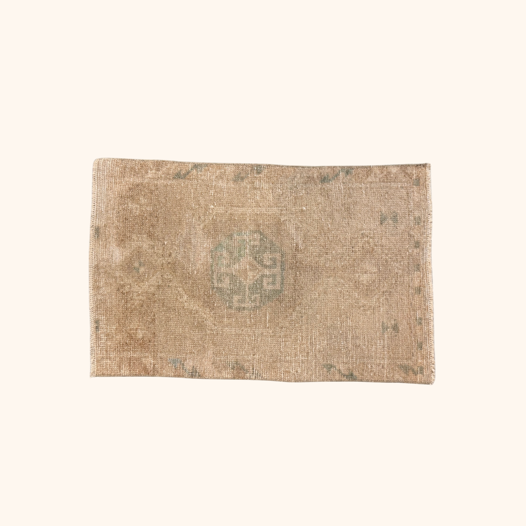 Tapis Yastik vintage , 100% laine noué main, 56cm x 87cm, 1'-11' x 2'-10''