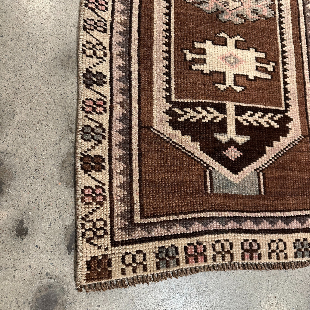 Tapis Yasik vintage , 100% laine noué main, 49cm x 82cm, 1'-7'' x 2'-8''