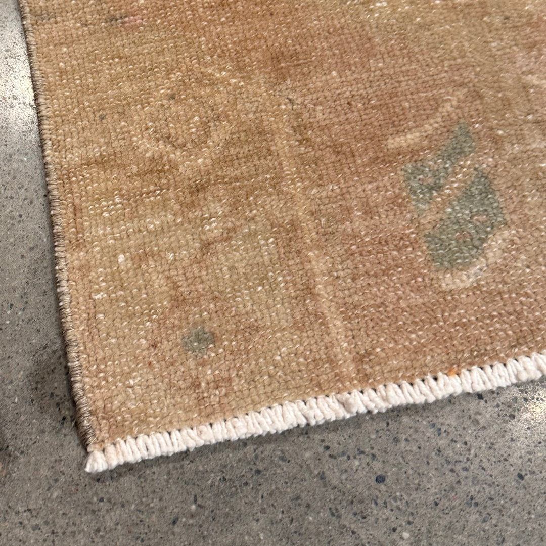 Tapis Yastik vintage , 100% laine noué main, 82cm x 47cm, 2'-8'' x 1'-8''