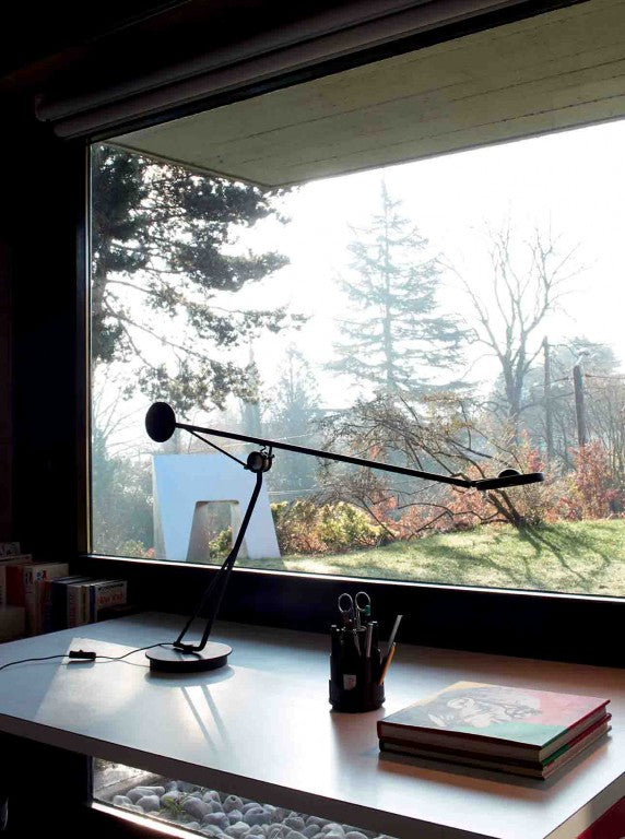 Aaro table lamp